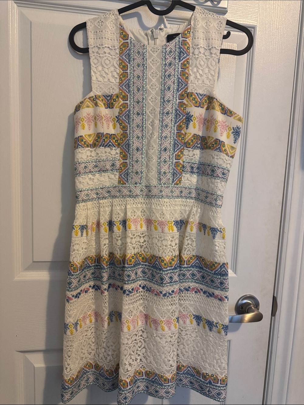 BCBGMaxAzria White Lace Dress with Multicolor Embroidery